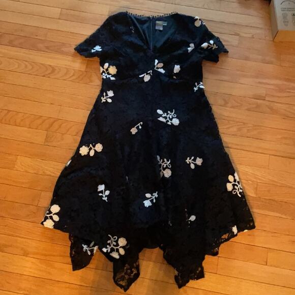 TAYLOR Embroidered Floral Lace Hi Low Shift Dress 8P - Picture 4 of 7